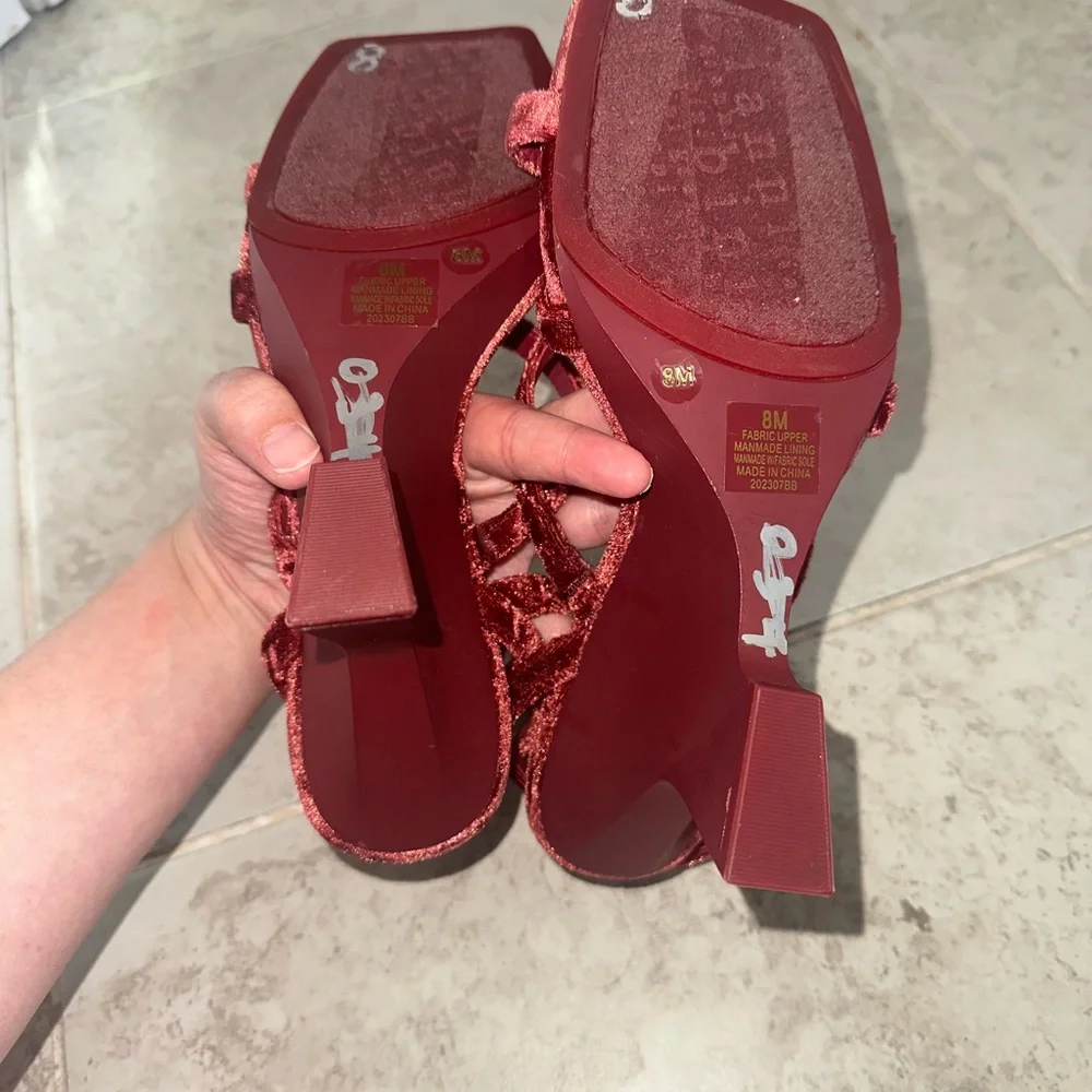 Gianni Bini The Novah Velvet Strappy‎ Square Toe Wedge Sandals Wine Red Size 8